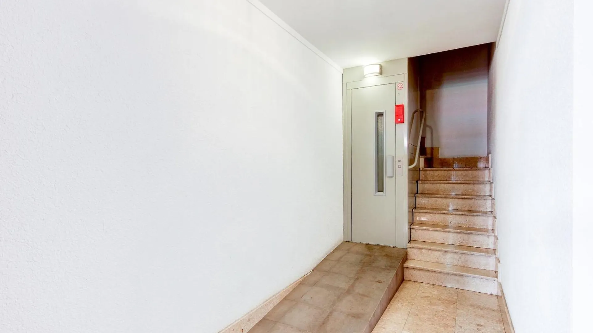 Pretty Apartment With Balcony Росас